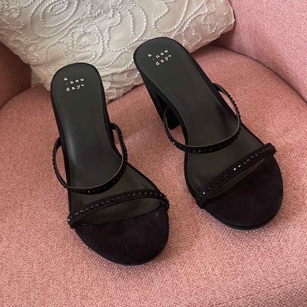 Block heel 4 inch low heel
